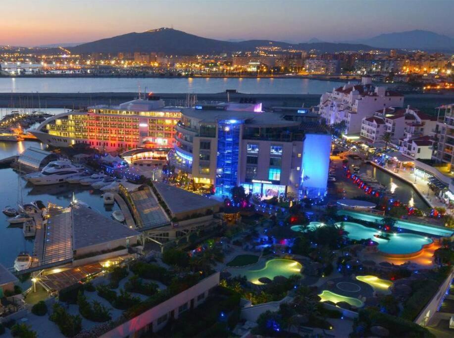 Gibraltar Luxury With Rooftop Pools & Views Exteriör bild