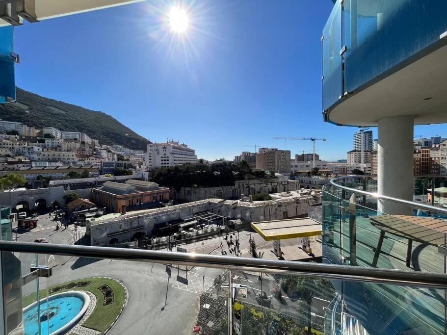 Gibraltar Luxury With Rooftop Pools & Views Exteriör bild