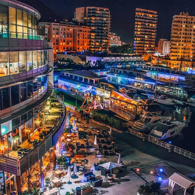 Gibraltar Luxury With Rooftop Pools & Views Exteriör bild